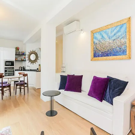 The Rent - With Balcony In Amendola Milano