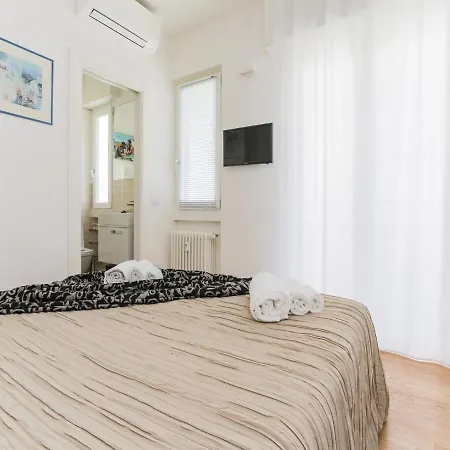 The Rent - With Balcony In Amendola 公寓 米兰