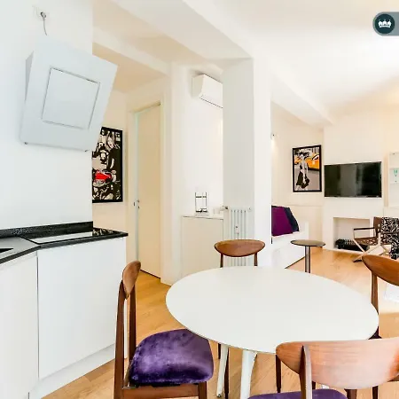 The Rent - With Balcony In Amendola * 米兰